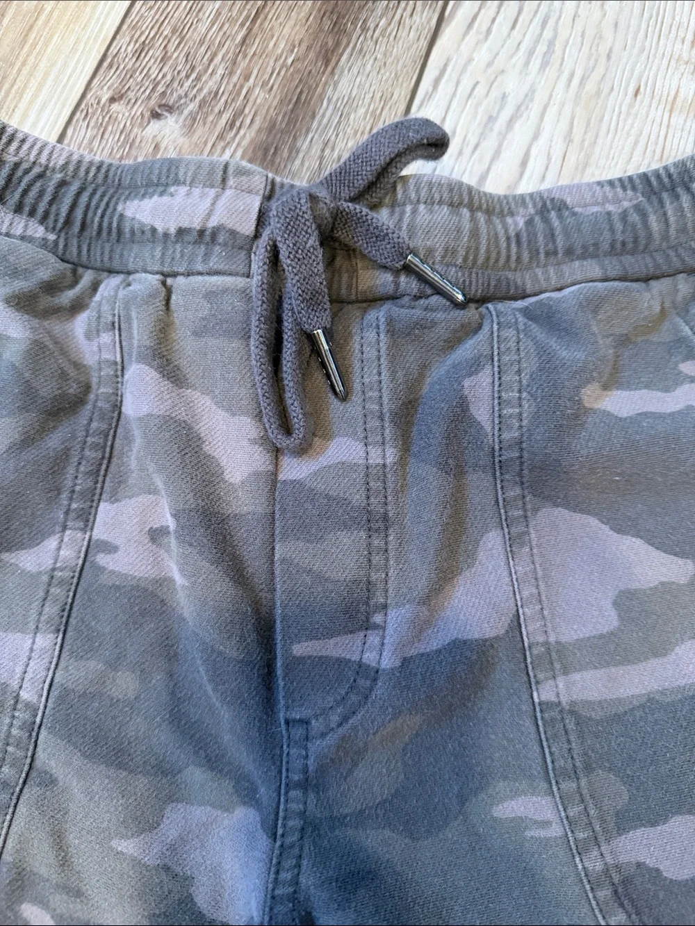 Athleta Camo Farallon Short Size 10 - Picture 5 of 7